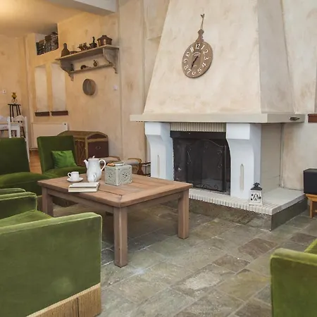 Ntona Μακρινίτσα