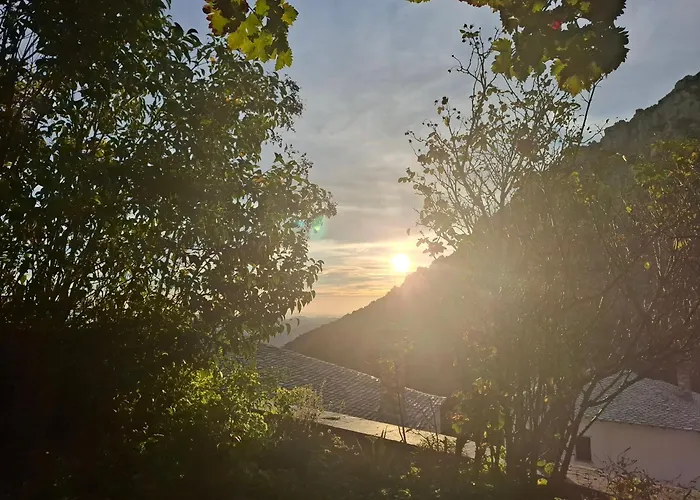 度假居 Ntona 马克里尼撒